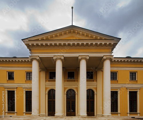 classical porticos with columns.