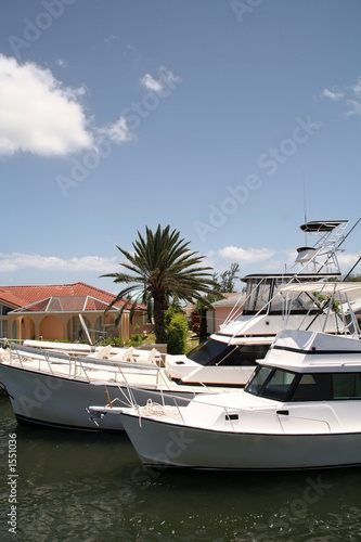 docked sport boats © surpasspro