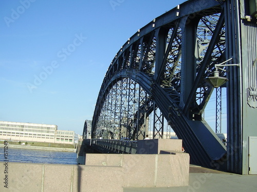 a design of the bridge of peter velikogo