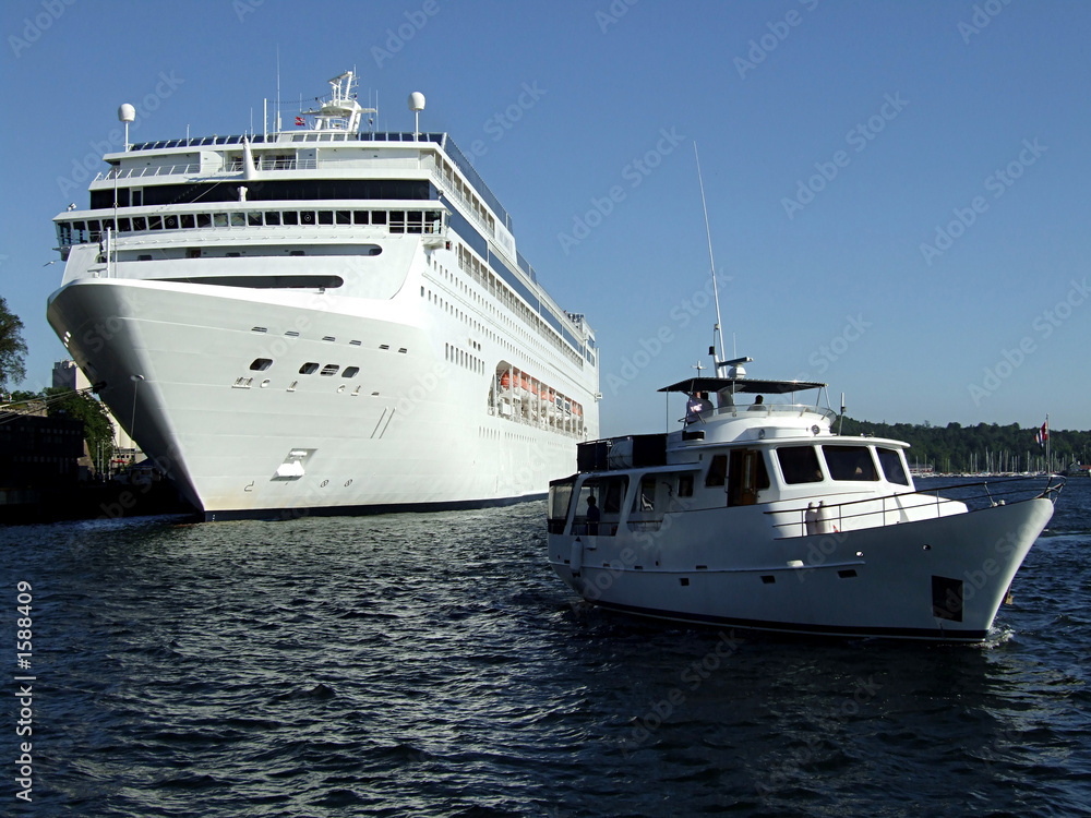 cruiser and yacht