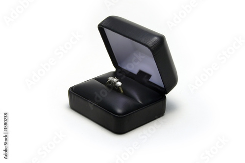 diamond engagement ring © TeamC