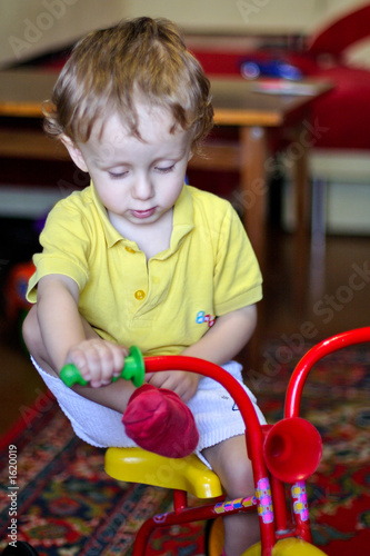 boy in yellow (37)