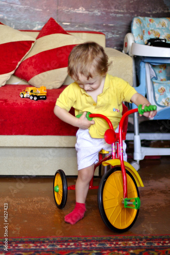 boy in yellow (30)