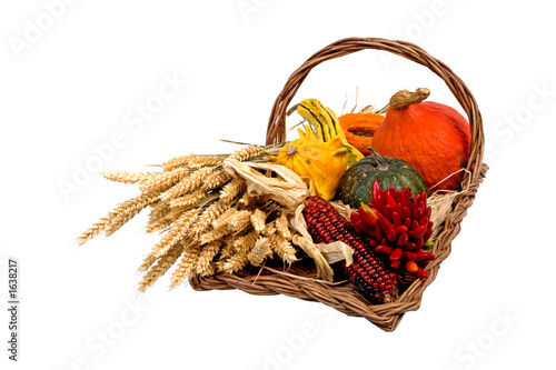 herbstfrüchte in korb
