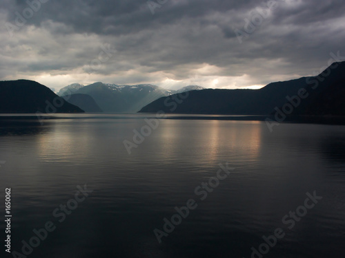 sun ray in fiords