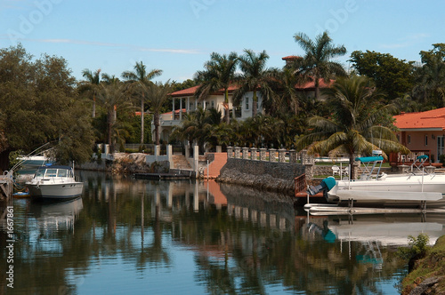 luxurious mansion in coral gables, miami, florida © Albo