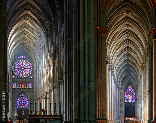 intérieur de la cathédrale de reims 3