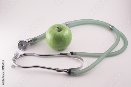 stethoscope and apple photo