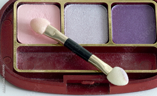 brush and eye shadow
