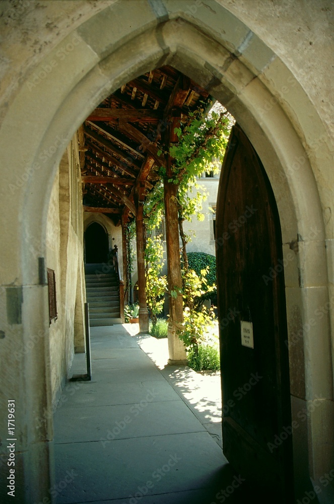 Fototapeta premium alter hinterhof