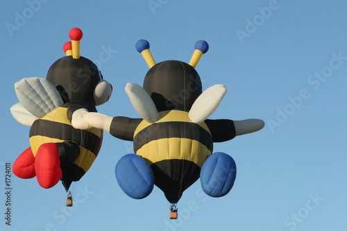 bee shaped balloons