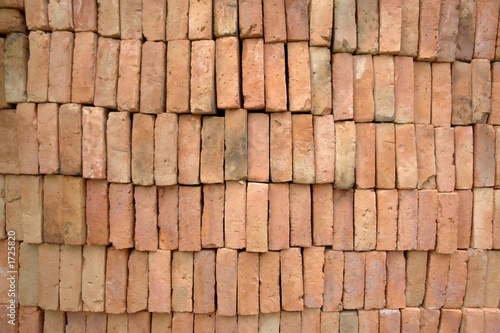mauer aus rotem stein