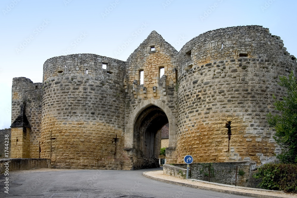 porte des tours, domme, france