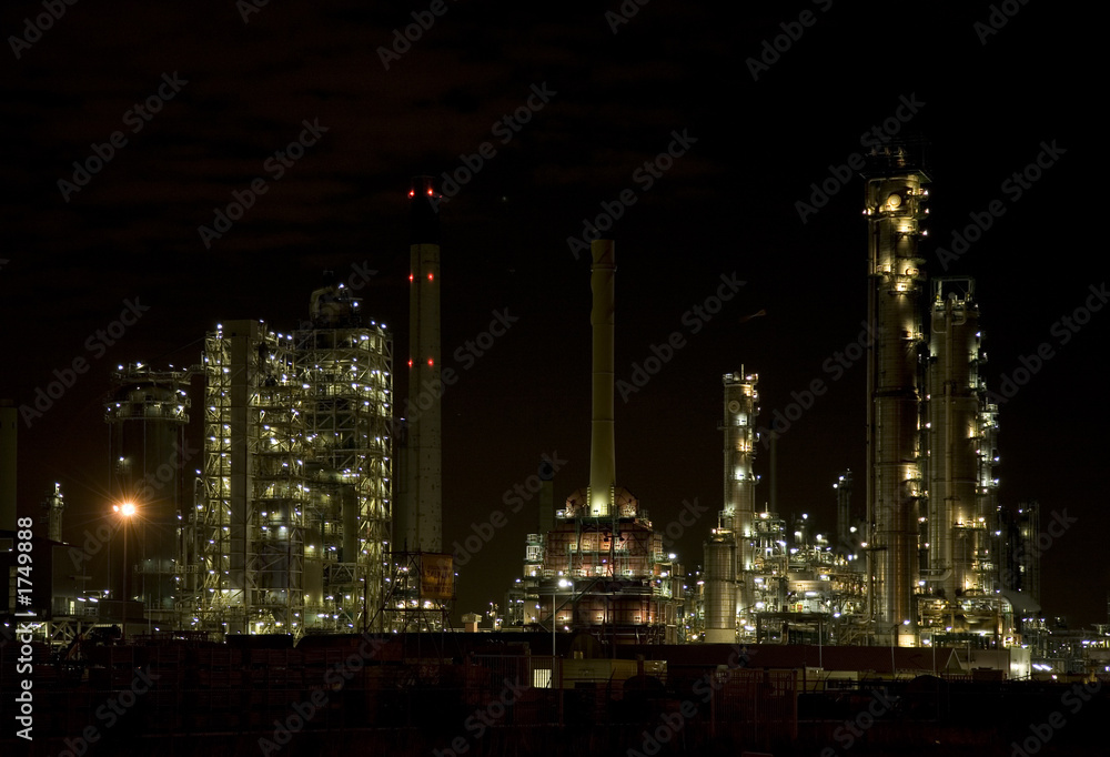 refinery at night 1