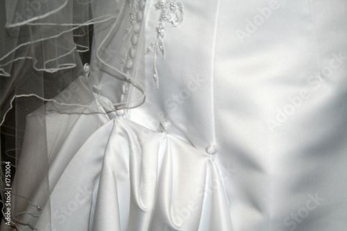 wedding dress bustle