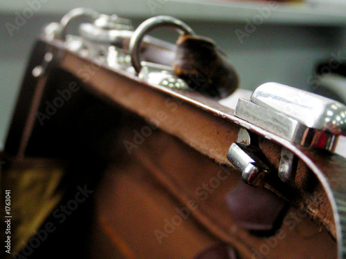 handle old traveling bag