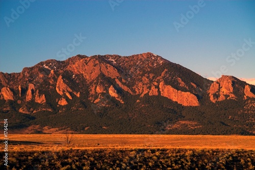 mountain peaks in boulder colorado
