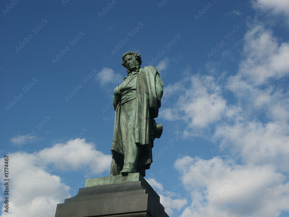 monument to pushkin alexander sergeevichu