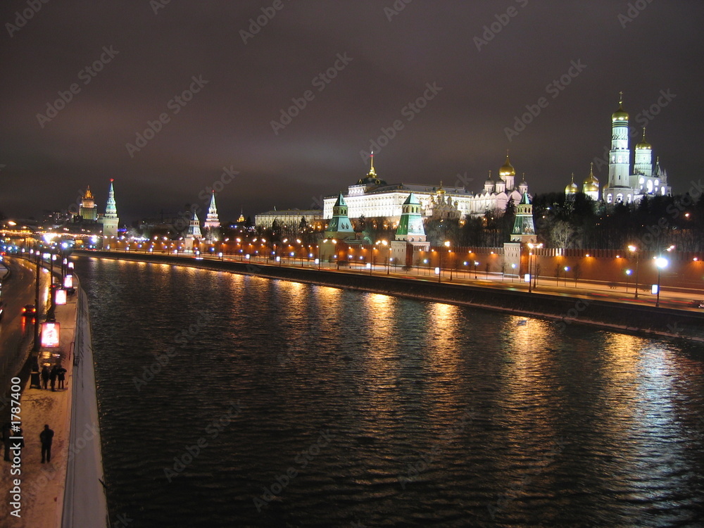 Obraz premium moscow river at night