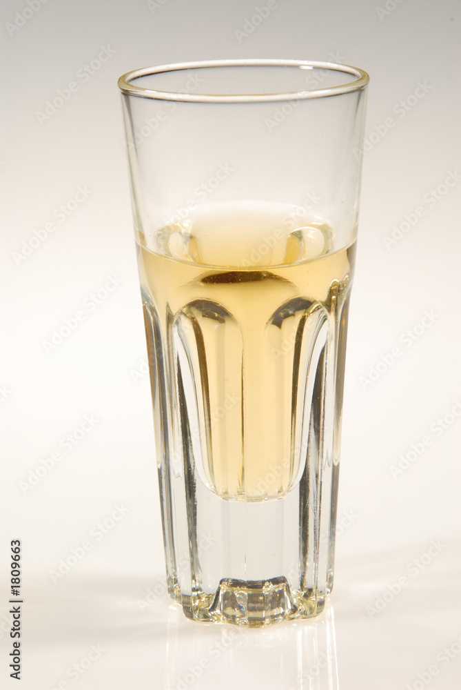glas mit getränk glas mit getränk