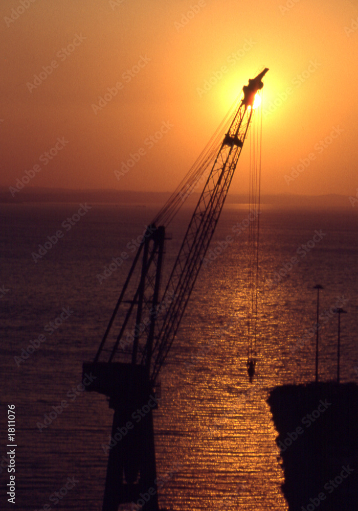 tramonto nel porto di ancona