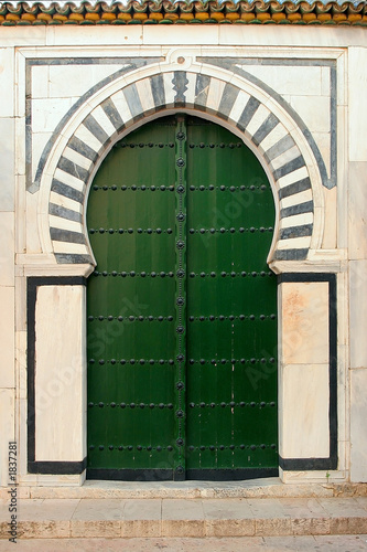 traditional door © PixAchi