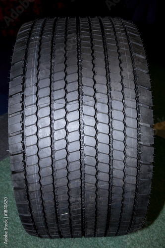 Tire tread