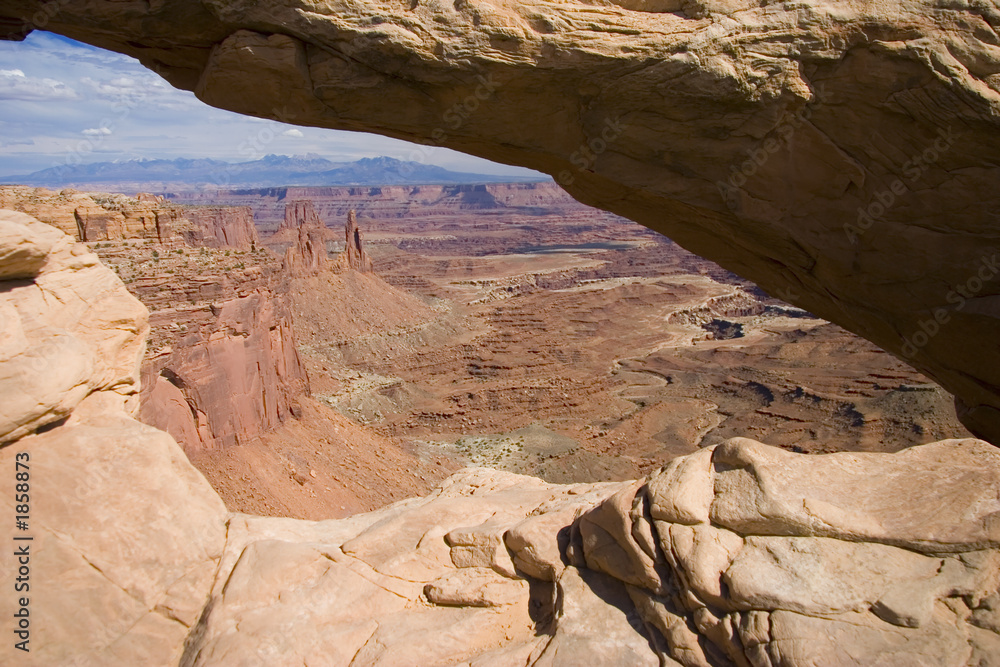 mesa arch in canyonlands national park