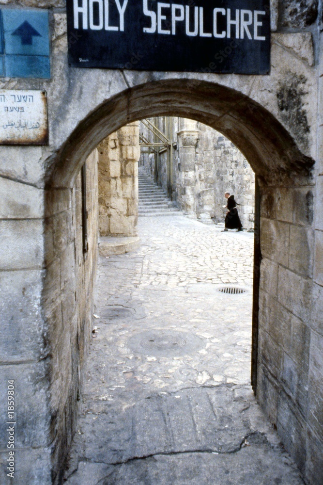 entrance to holy sepulchre circa 1982