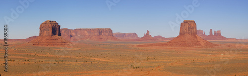 monument valley panorama with 5 mesas