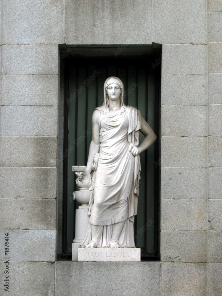 statue in madrid