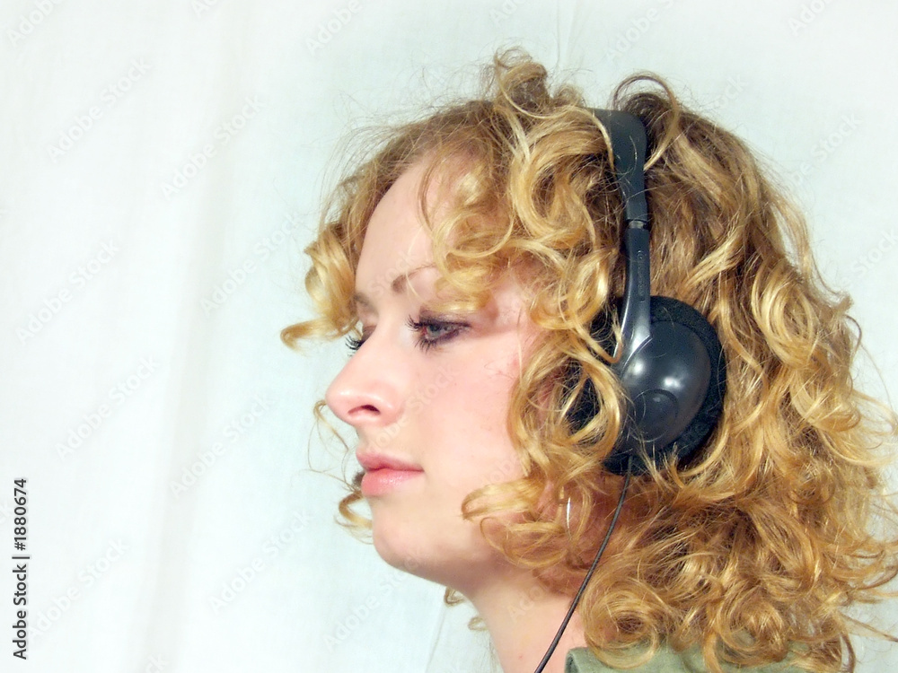 Fototapeta premium girl with headphones