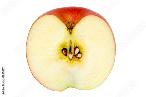 Demie pomme, coupée en deux.
