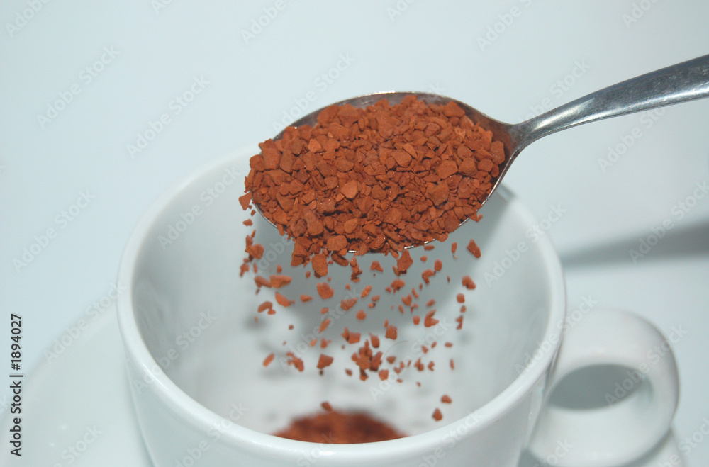 Obraz premium ein löffel instant kaffee