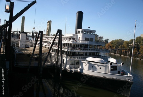riverboat,