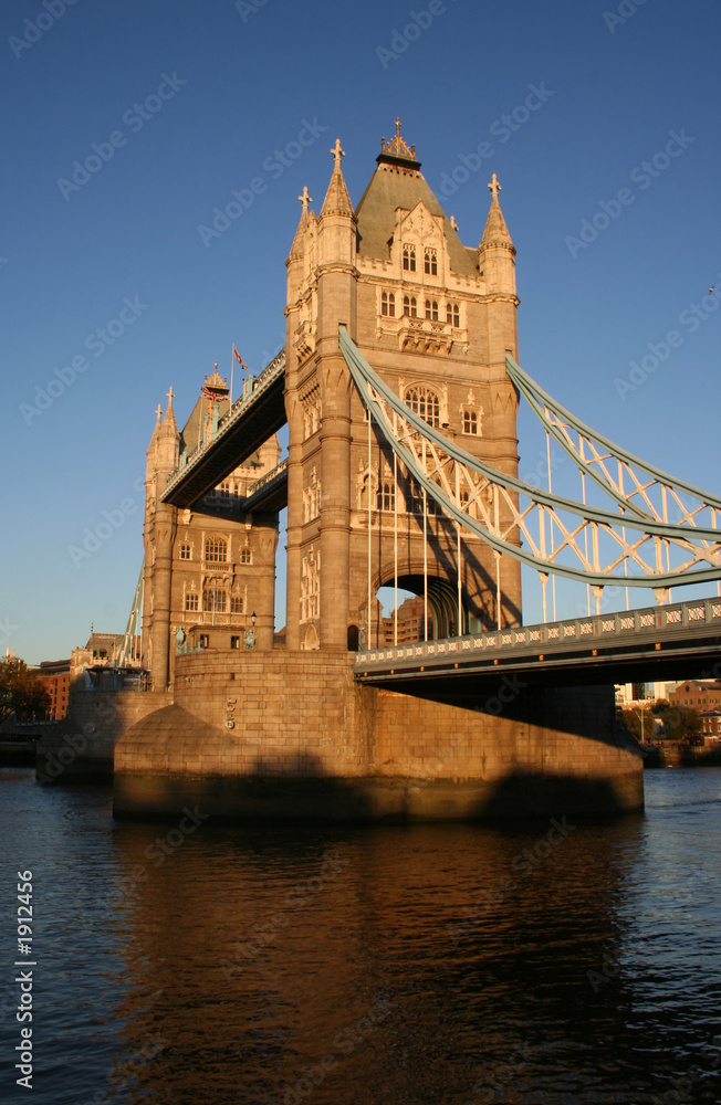 Obraz premium tower bridge at dusk