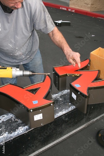 neon sign construction
