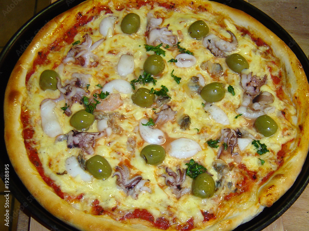 meeresfrüchte pizza Stock-Foto | Adobe Stock