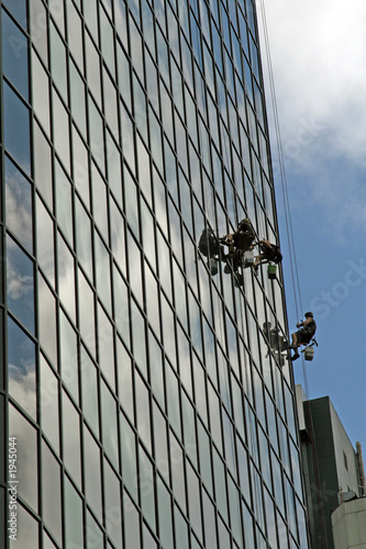 glass building cleaning