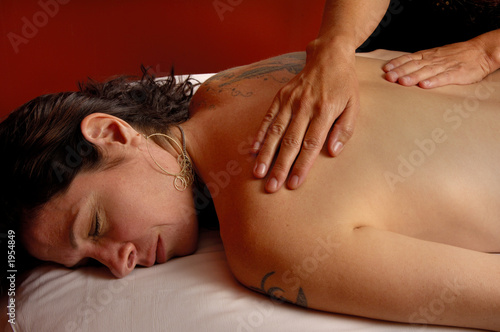 massage upper back at day spa