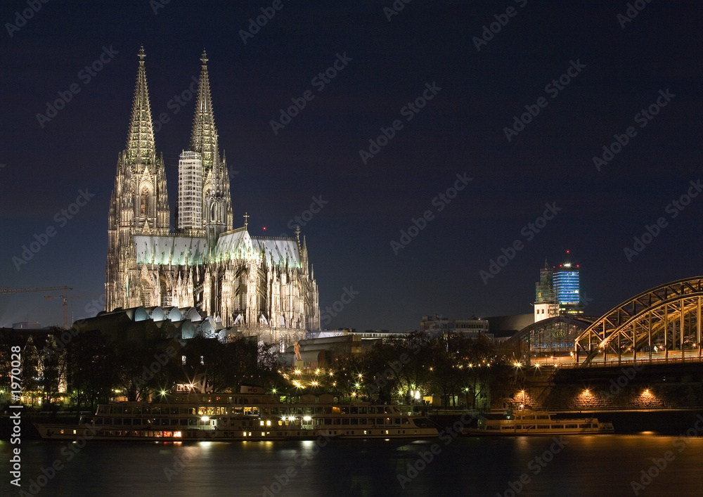 cologne cathedral from across the rhine