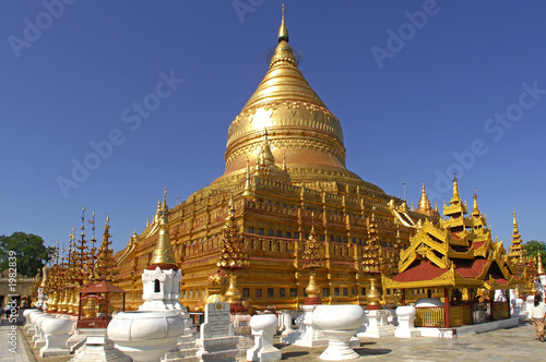 myanmar, bagan: shwezigon pagoda photo
