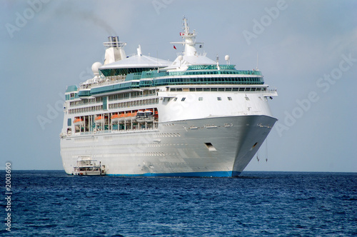 exciting caribbean vacation on cruise ship © icholakov
