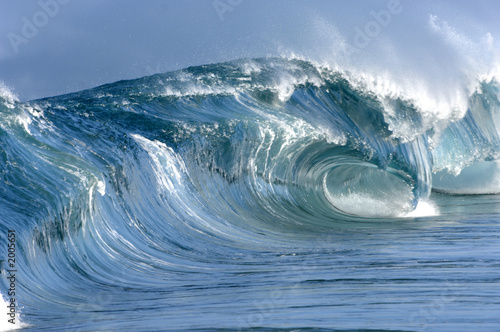Fototapeta Naklejka Na Ścianę i Meble -  giant perfect  hollow wave breaking