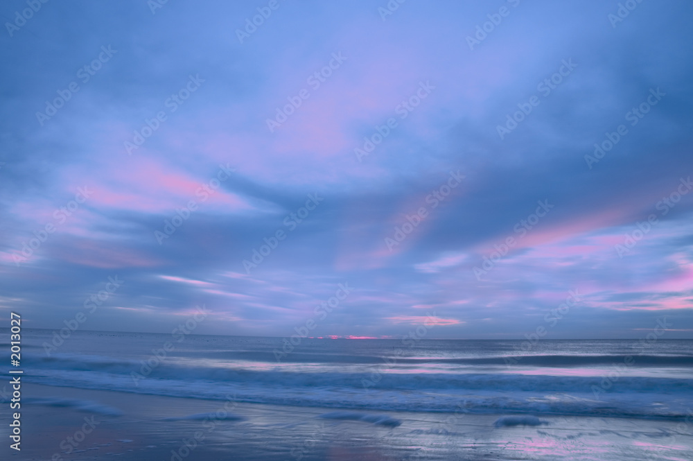 Obraz premium sunrise over the beach