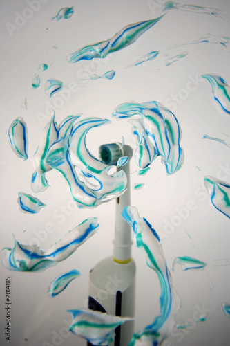 electric toothbrush with flying toothpaste