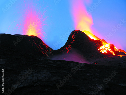 cratères en eruption