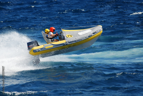 bateau en saut