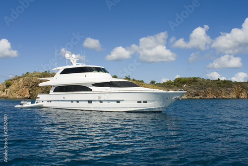 luxury yacht © Gary Blakeley