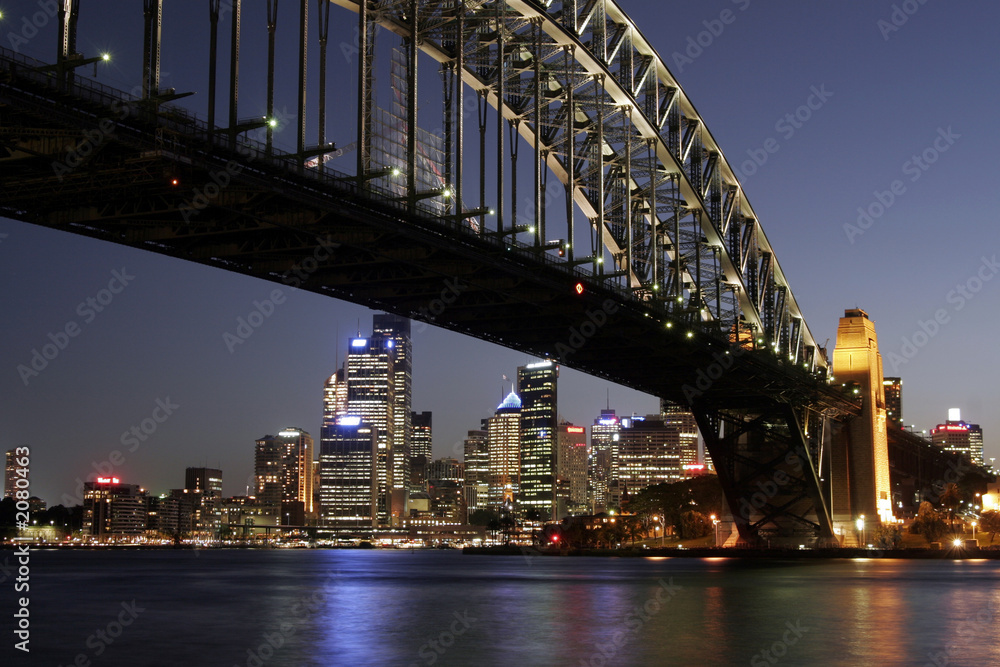 sydney harbour bridge at night